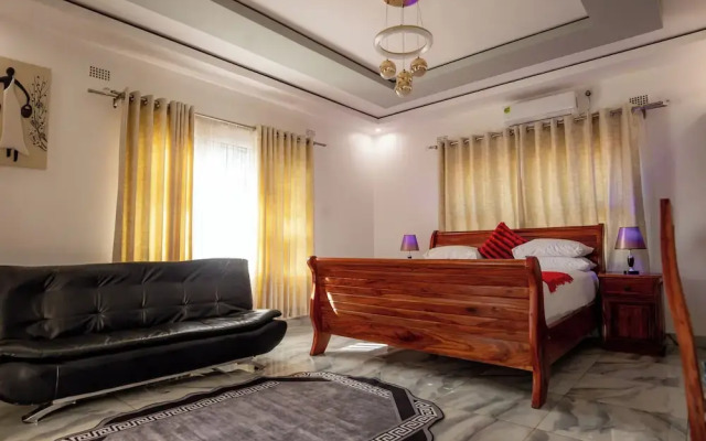 Amakhosi Hotel