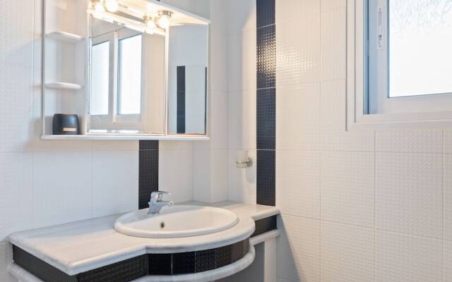 Inviting Holiday Home in Chalkida with Terrace