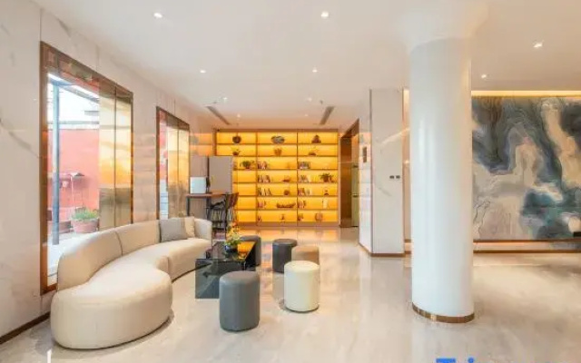 Yilong Wanguo Hotel (Beijing Happy Valley Eighteen Mile Branch)