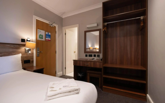 Ascot Hyde Park Hotel