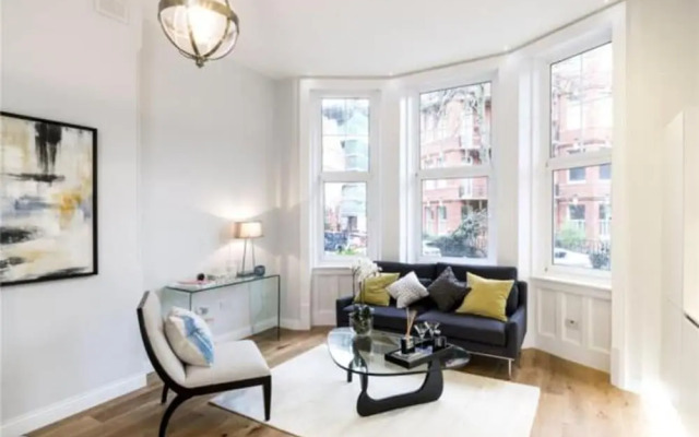 Kensington Court by Lime Street