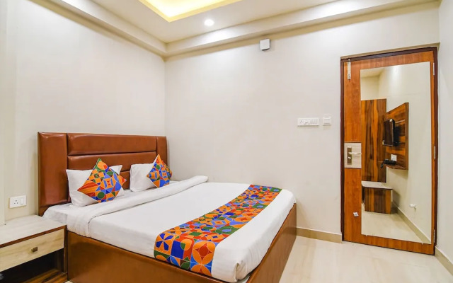 Fabhotel The Luxurie International
