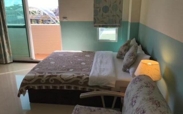 Bed and Breakfast in Early Summer