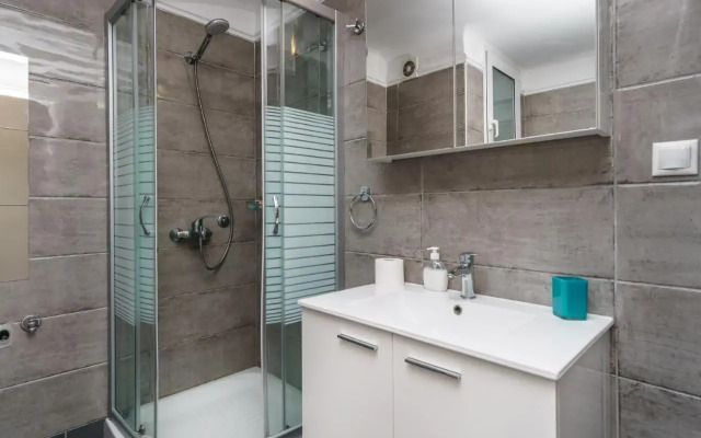 C.4 Red Rose #colony_central_apartment