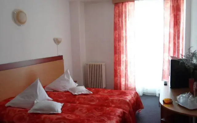 Hotel Intus