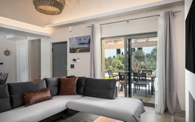 Mateo Stone Villa with Private Pool by Konnect