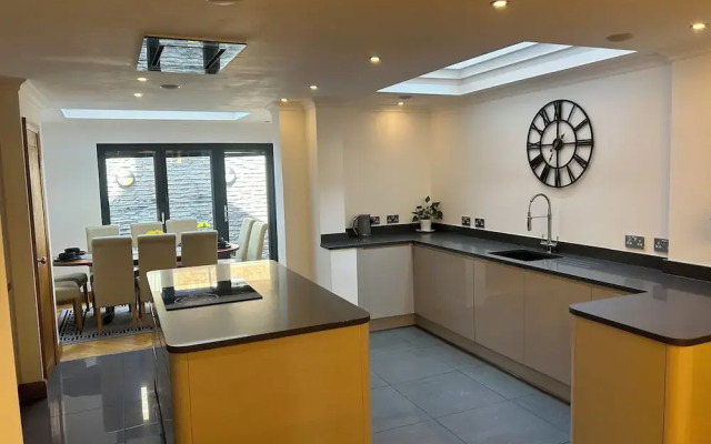 Entire Seaside Home 6 Private Bedrooms Sleeps 10