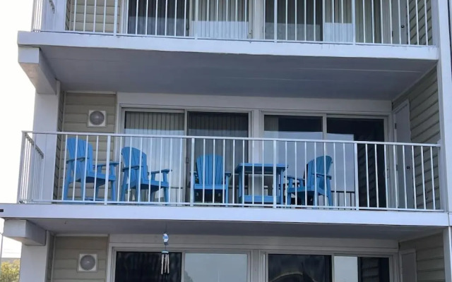 Thunder Island 117c 2 Bedroom Condo by RedAwning