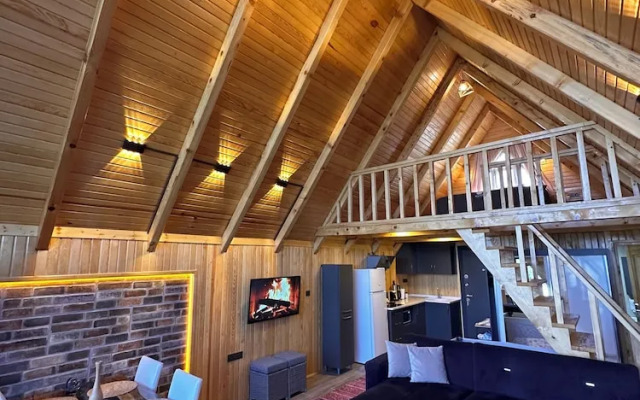Aurora Suit Bungalov