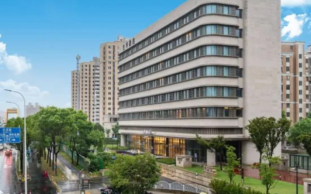 JI Hotel (Shanghai Dongjing Road Subway Station)
