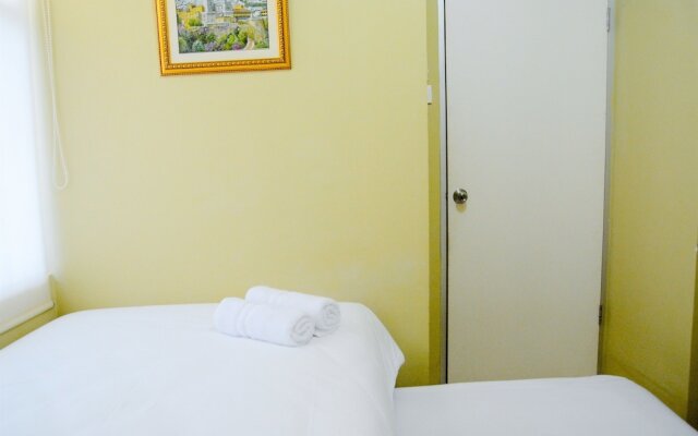 Comfy 2BR Green Bay Pluit Apartment