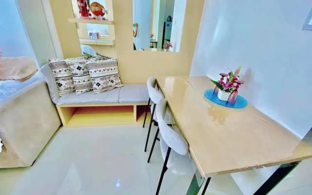 Cozy Persimmon Condo Cebu