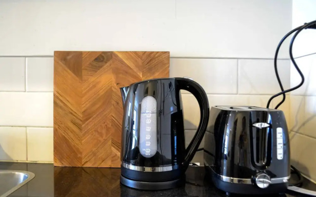 Cozy City Apt Central Location, Parks & More