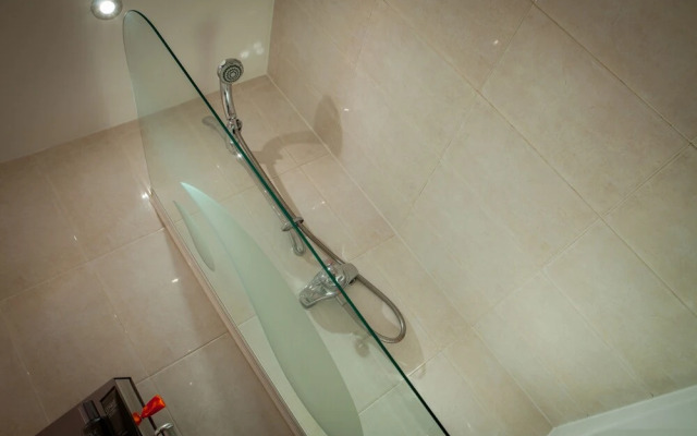 Central Suite - Simple2let Serviced Apartments