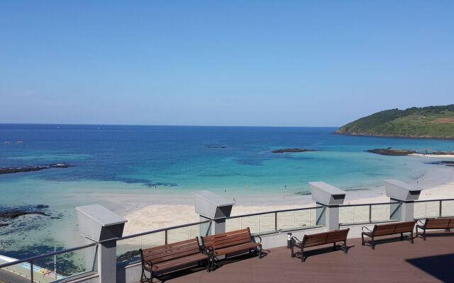 Aimi Jeju Beach Hotel