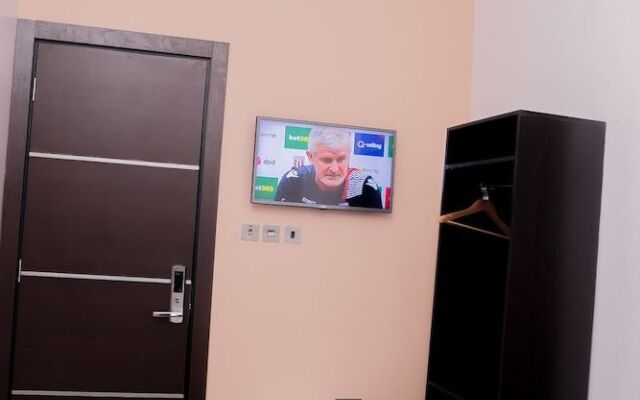 GEI8 Hotels & Lounge