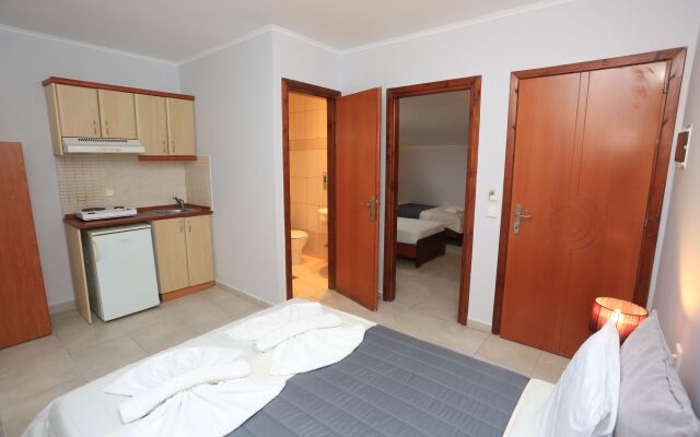 Adonis Hotel