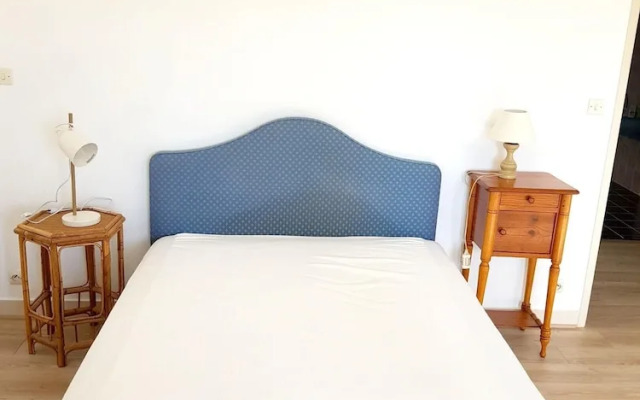 House With 6 Bedrooms in Saint-jean-de-luz, With Wonderful Mountain Vi