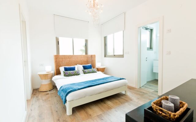 3 BR Family Home Sea View and 2 Parking