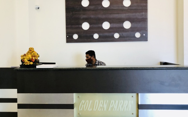 Golden Parrk