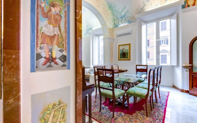 Large and Charming Flat Near Termini