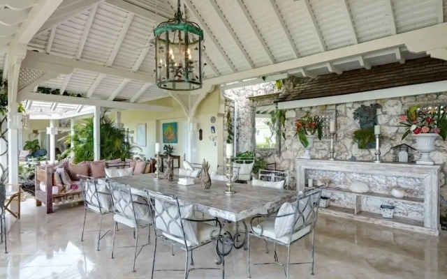 Villa Point of View