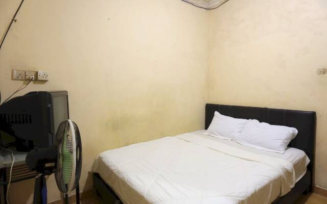 SPOT ON 92569 Anto Homestay SyariahNearPelabuhan Feri Harbor Bay