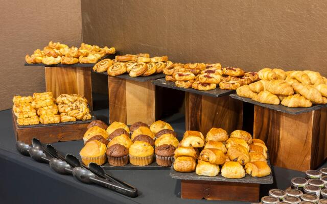 Crowne Plaza Liverpool - John Lennon Airport by IHG