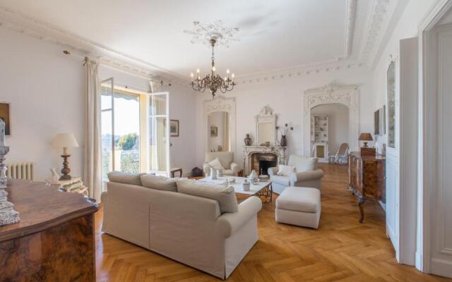 Villa Lotus Penthouse by iVillamia