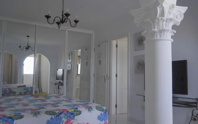 Tango House