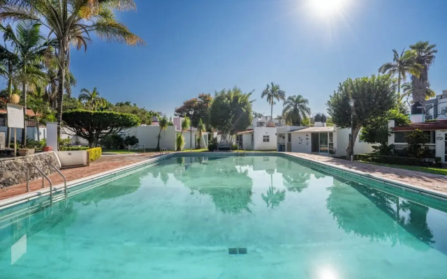 Family House in Jiutepec with Pool & BBQ
