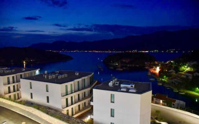 White Cloud Apartments