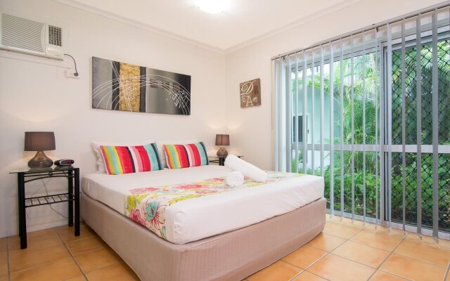 Port Douglas Outrigger Holiday Apartments