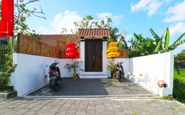 Pererenan Nengah Guest House by ZUZU