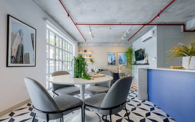 w Cozy 2BR in Plaza Herrera