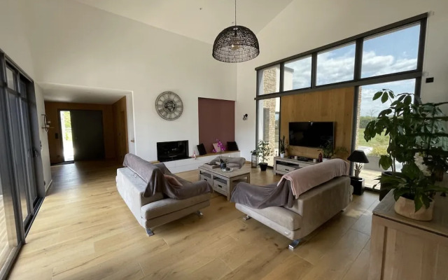 Villa in Saint-corneille With Private Jacuzzi