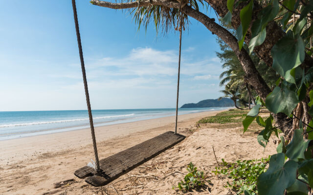 Chaolao Tosang Beach Hotel