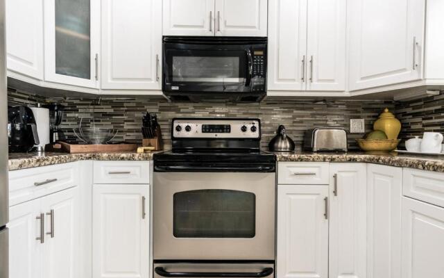 Tiki-home Elite Staycation