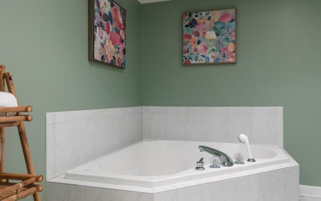 Admirals Quarters #1408