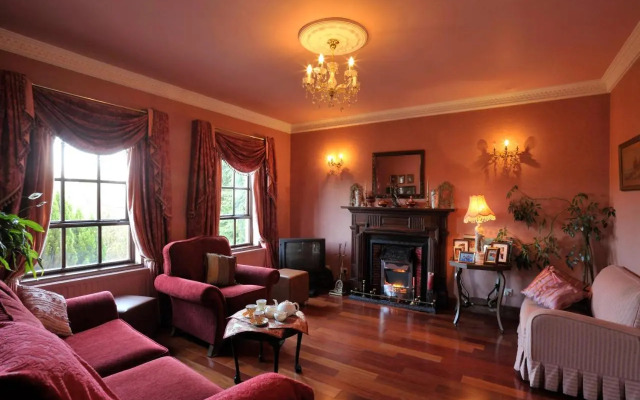 Pinewood Lodge Bed And Breakfast