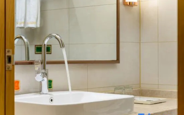 Vienna International Hotel (Guiyang southwest trade city branch) – Bathroom – Guiyang
