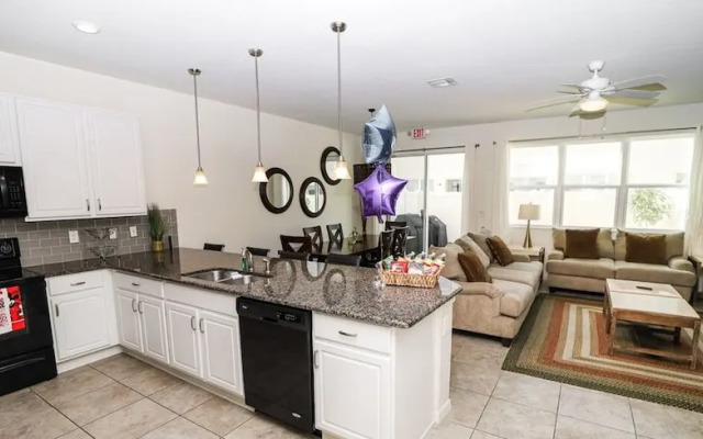 Amazing 4 Bedroom House Near Disney