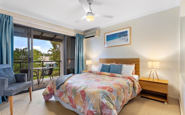 North Facing, 2 bedroom Townhouse in Tropical Resort – Guest Rooms – Noosaville