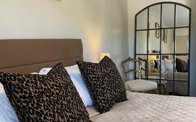 The Dooley, 3-beds, Sleeps 6, Pet Friendly