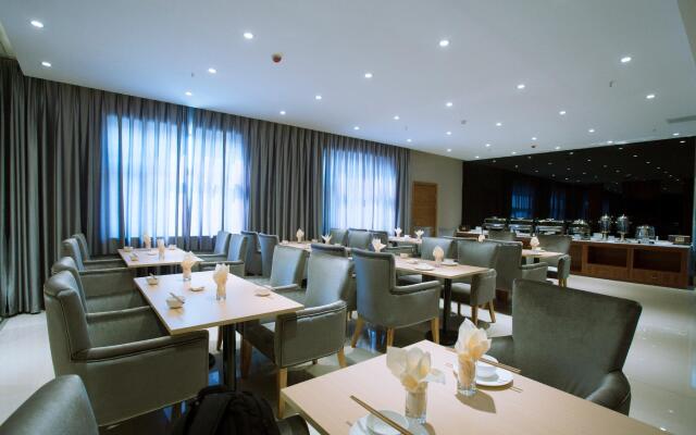 Elan Inn Suining Wanda Sports Center