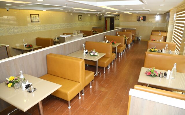 Raaj Bhaavan Clarks Inn Chennai