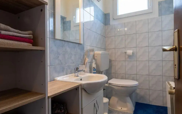 Kasteline Elegant Apartment With Balcony