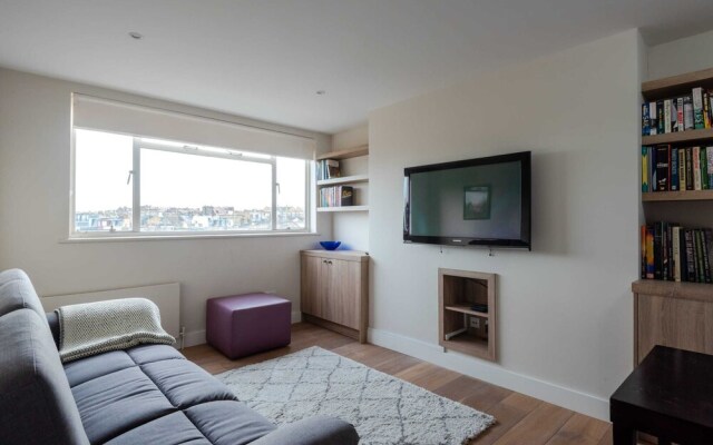 Modern 2 Bedroom Apartment, Wandsworth Town