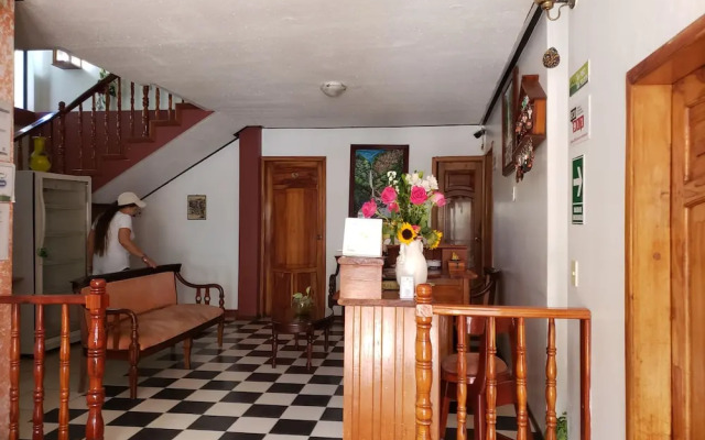 Hostal Monte Real