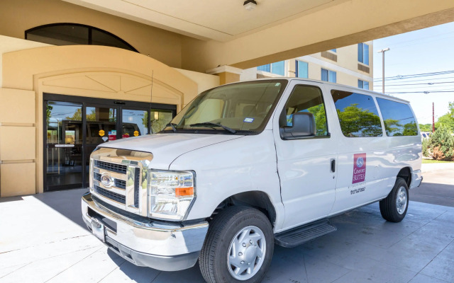 Comfort Suites Austin Airport